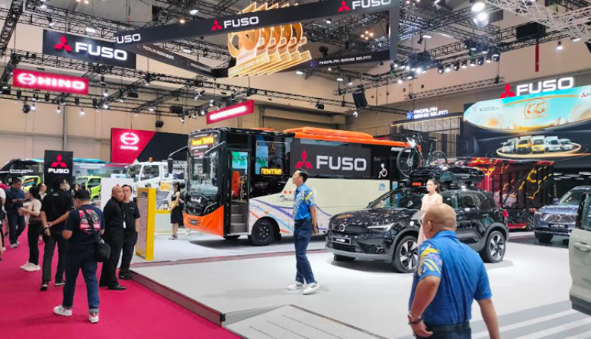 Booth FUSO di GIIAS 2025 dok Bisnistime.com