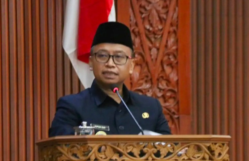 Wali Kota Depok, Supian Suri di Rapat Paripurna di Gedung DPRD Kota Depok, Senin (04/08/2025). (Foto: Dok Diskomonfo Kota Depok)