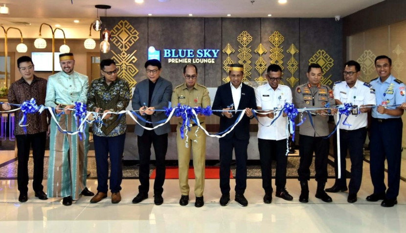 Blue Sky Premier Lounge berlokasi strategis di terminal domestik di Bandara Internasional Sultan Hasanuddin, dekat dengan area keamanan dan gate keberangkatan, lounge ini menawarkan kenyamanan maksimal dalam suasana yang tenang dan ramah. (Foto: Dok RUZKA INDONESIA)