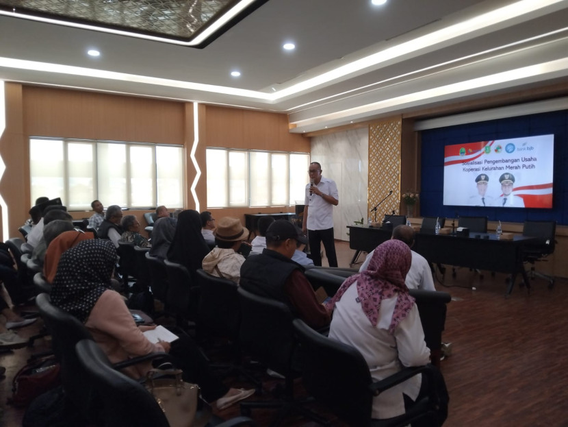 Sosialisasi Pengembangan Usaha Koperasi Kelurahan Merah Putih (KKMP) yang digelar di Ruang Pertemuan Bank bjb Kota Sukabumi, Rabu (6/8/2025).