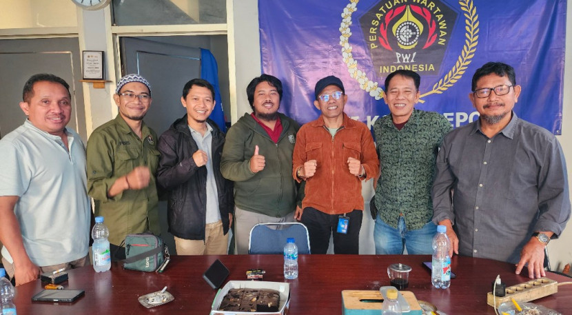 LTN NU Kota Depok melakukan kunjungan silaturahmi ke kantor PWI Kota Depok di kawasan Depokjaya, Pancoran Mas, Rabu (06/08/2025). (Foto: Dok LT NU Kota Depok)