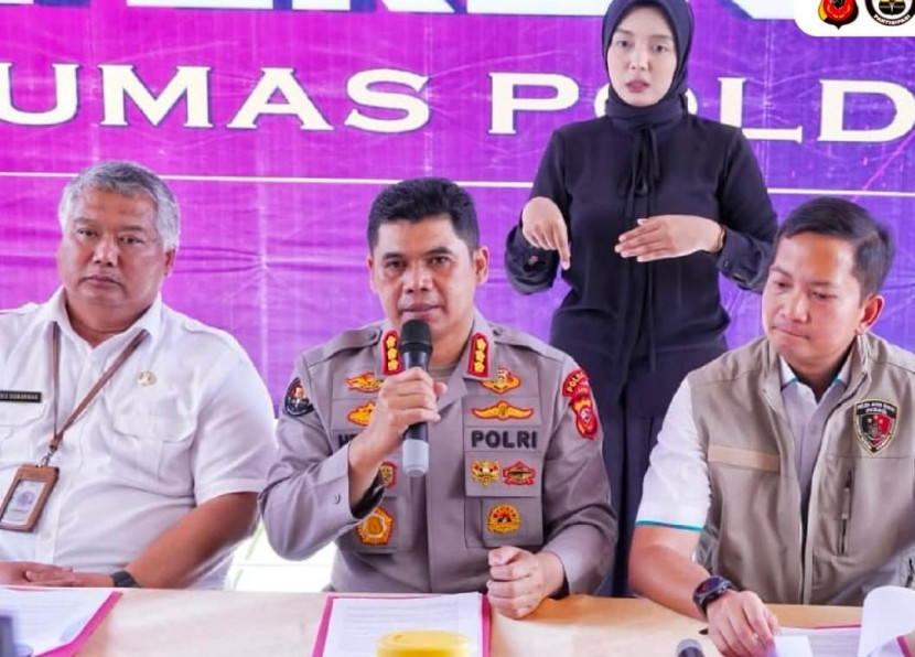 Konferensi pers Polda Jabar dalam kasus beras oplosan . (Foto: Dok Humas Polda Jabar)