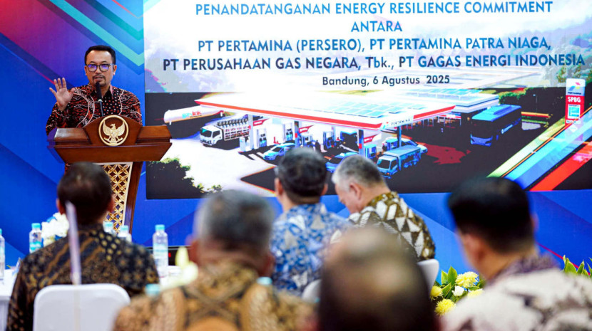 Kerjasama Pertamina Patra Niaga dengan Pertamina Gas Negara (PGN) ditandai dengan penandatanganan Energy Resilience Commitment 2025 di Bandung, Rabu (06/08/2025), sekaligus menjadi langkah konkret memperkuat pemasaran Compressed Natural Gas (CNG) sebagai energi alternatif. (Foto: Dok RUZKA INDONESIA)