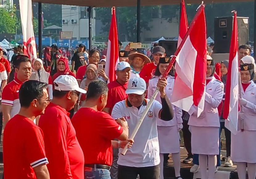 Pencanangan Gerakan Pembagian Bendera Merah Putih di Balai Kota Depok, Ahad (10/08/2025). (Foto: Dok RUZKA INDONESIA) 