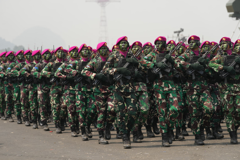 Pasukan Marinir mengikuti defile Sumber:Puspen TNI