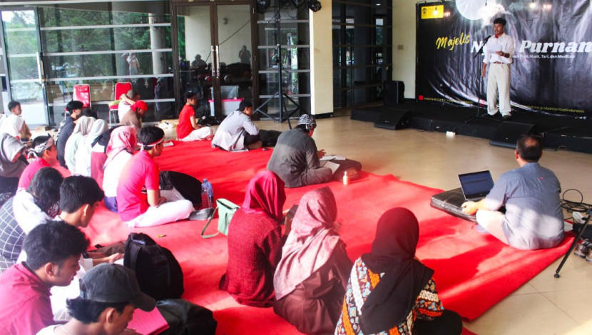Lomba Cipta & Baca Puisi 2025. (Foto: Pusinfo Makara Art Center UI)