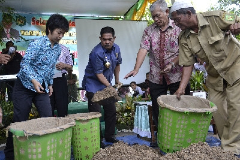 Pembuatan Kompos Takakura / antara/REPUBLIKA