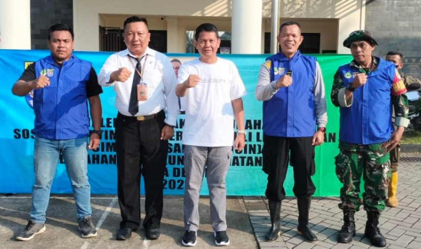 Kelurahan Cimpaeun, Kecamatan Tapos, Kota Depok membentuk Tim Sapu Bersih Peduli Lingkungan Cimpaeun (Tim Saber Pelicin). (Foto: Dok. Dwi Retno)