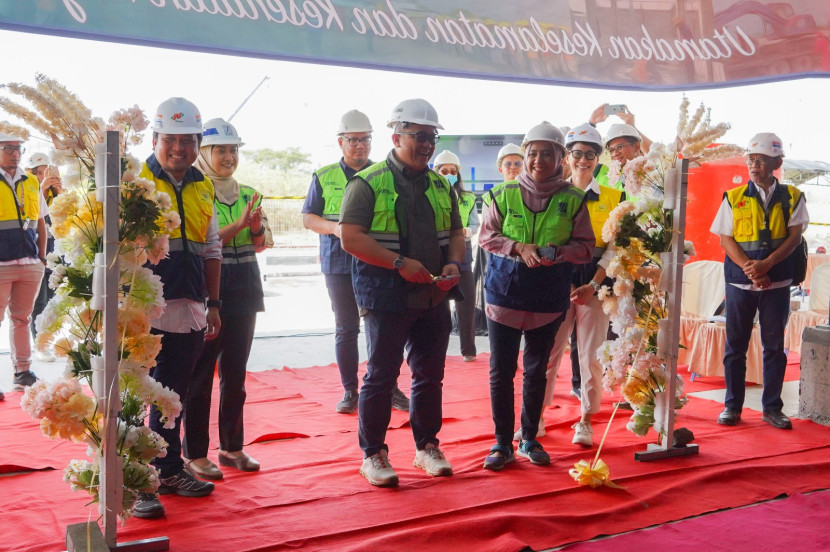 Soft opening gudang six chamber di kawasan industri PIER