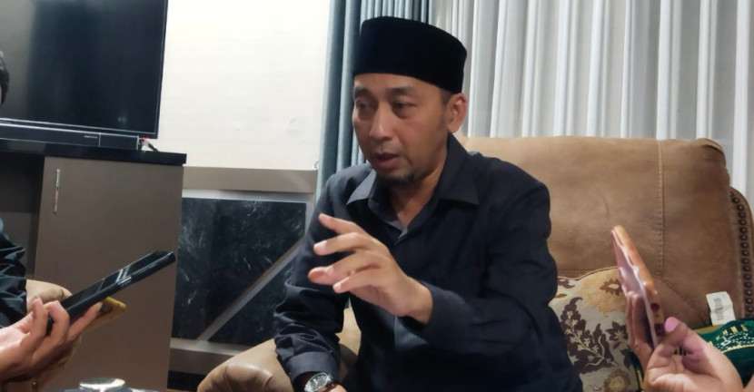 Deden Hardian Narayanto, S.T., ketua Dewan Pimpinan Daerah (DPD) Partai Keadilan Sejahtera (PKS) Kabupaten Majalengka, saat ditemui wartawan di kantor pribadinya . (Poto: Dok Eko Widiantoro)