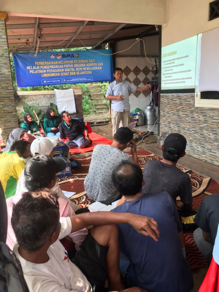 Suasana pelatihan oleh dosen UIKA Bogor di Kampung Bojong Sempur, Desa Cilebut Barat Sukaraja, Kabupaten Bogor Jawa Barat, Sabtu (09/08/2025). Foto : dok