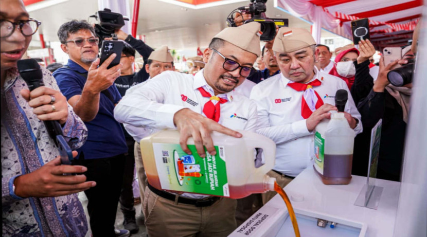 Titik Ucollect Box ini tersebar di 17 channel distribusi (SPBU dan Agen/Pangkalan LPG) serta delapan lokasi strategis lainnya, sehingga masyarakat dapat lebih mudah berpartisipasi dalam pengelolaan limbah jelantah dan ikut bagian dari gerakan ramah lingkungan. (Foto: Dok RUZKA INDONESIA)