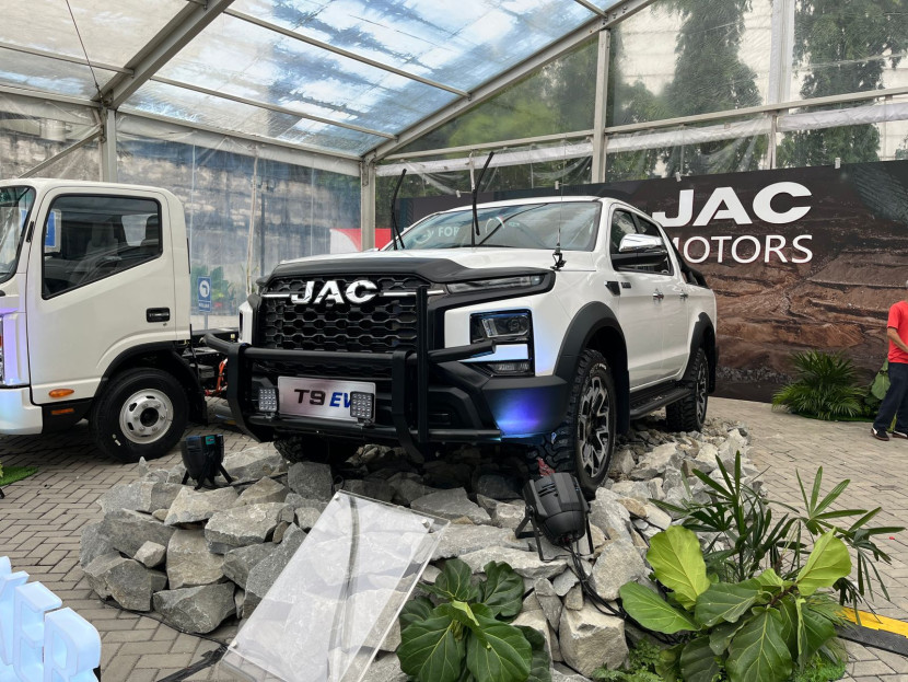 JAC Trekker T9, Pick Up listrik fungsional untuk menunjang operasional di perkebunan maupun pertambangan (Doc. Motoresto).