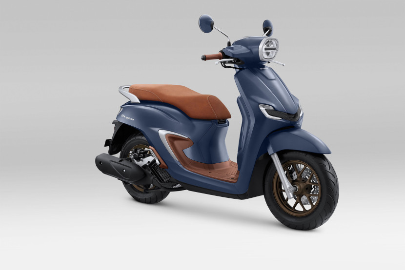 Warna baru New Honda Stylo 160, Royal Matte Blue (Doc. PT Astra Honda Motor).
