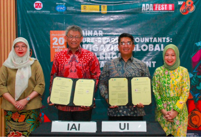 UI melalui Fakultas Ekonomi dan Bisnis (FEB) MoU dengan IAI, di Ruang Auditorium FEB UI, Kampus Depok, Rabu (20/08/2025).. (Foto: Dok Humas UI)