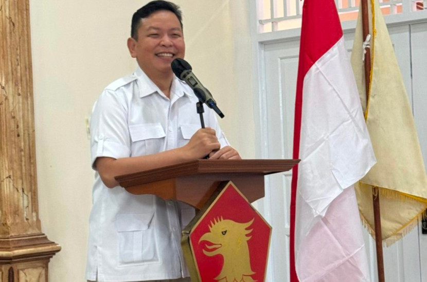 Ketua DPC Gerindra Kabupaten Majalengka sekaligus anggota Dewan DPR RI dapil SMS (Subang Majalengka dan Sumedang ) H.Jefri Romdhoni saat mengisi materi di kantor DPC Gerindra Majalengka. (Foto: Dok DPC Gerindra Majalengka)