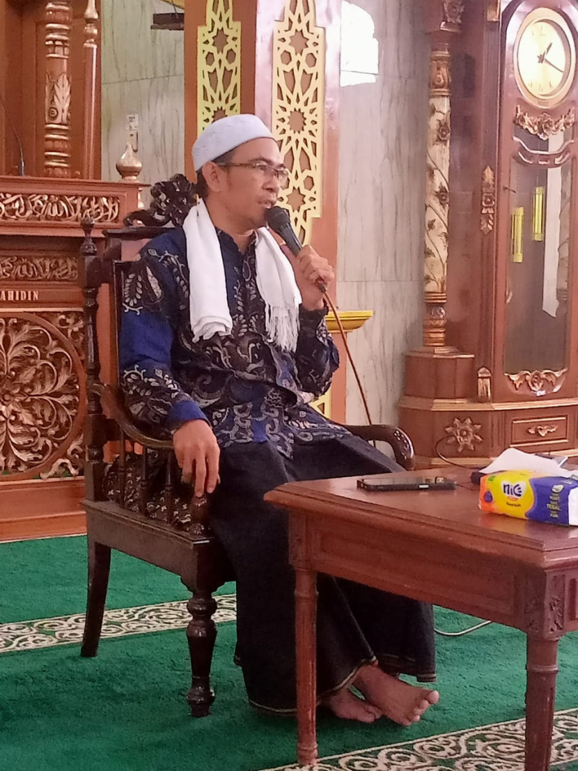 Ust. H. Syahruddin El Fikri