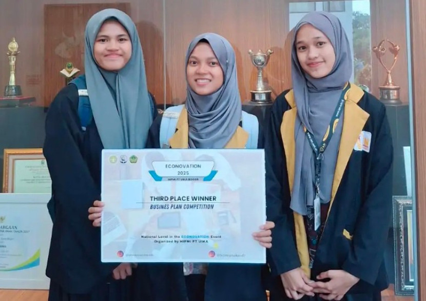Siswa PKBM Inspirasi Anak Negeri Depok sukses di ajang Business Plan Competition 2025. (Foto: Dok PKBM IAN)