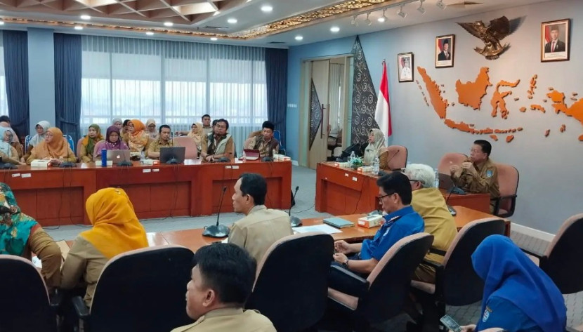 Rapat evaluasi implementasi penyelenggaraan Satu Data Kota Depok di Balai Kota Depok, Senin (25/08/2025). (Foto: Dok Diskominfo Kota Depok)