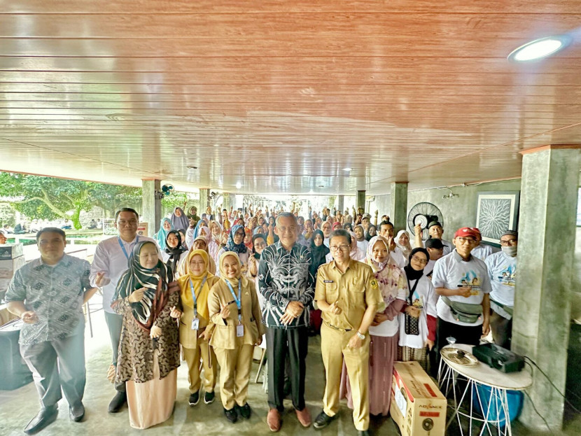 Anggota Komisi IX DPR RI dari Fraksi PKS, Achmad Ru’yat saat memberikan sambutan pada kegiatan Sosialisasi Program Bangga Kencana di Ciomas, Kabupaten Bogor, Jawa Barat, Senin 25/8/2025.