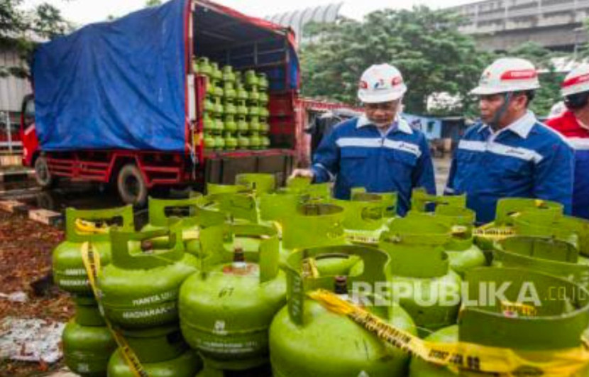 Pengawasan SPBE terkait memastikan pengisian gas elpiji 3 kilogram (kg) sesuai takaran. (Foto: Dok REPUBLIKA)