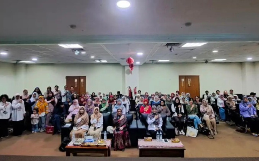 Para pelaku UMKM katering di Depok ikuti Sosialisasi serta Pendampingan Bijak Penggunaan Garam, Gula, dan Lemak untuk Pangan Sehat di Aula Perpustakaan Umum Kota Depok, Rabu (27/08/2025). (Foto: Dok Diskominfo Kota Depok)