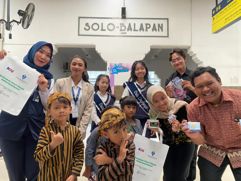 KAI terus memperkuat komitmennya terhadap keberlanjutan dengan menghadirkan Kampanye Peduli Lingkungan di Stasiun Solo Balapan, Selasa (26/8). (Foto: Humas KAI)
