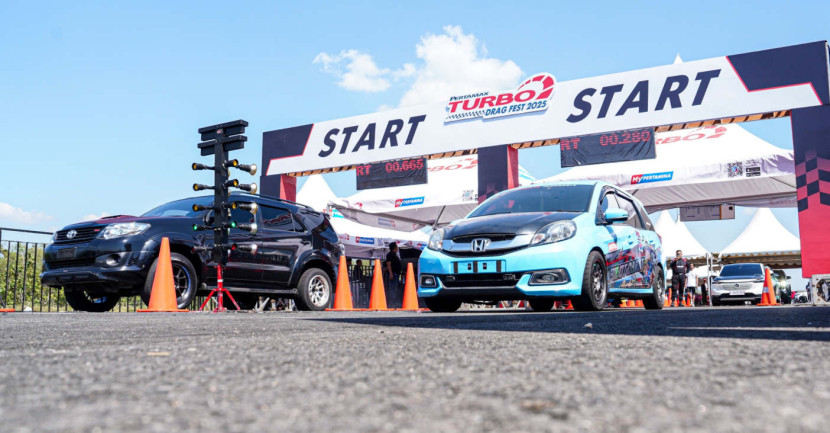 Memasuki Putaran II di Tasikmalaya, kompetisi Pertamax Turbo Drag Fest 2025 semakin bergengsi dengan mempertandingkan 21 kelas drag bike dan drag race di lintasan 201 meter dan 402 meter, mulai dari bracket amatir hingga kelas FFA profesional. (Foto: Dok RUZKA INDONESIA)