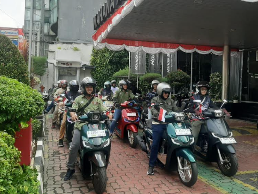 Sebanyak 40 anggota HASCi melakukan Convoy Merdeka dok Wahana
