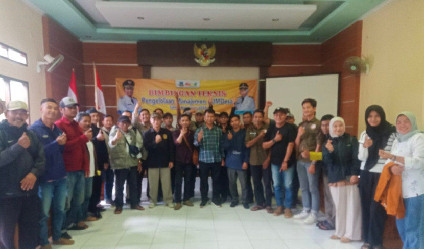 Peserta Bimbingan Teknis Pengelolaan Manajemen BUMDes angkatan III di Aula Rapat Desa Cikelet, Jumat (29/08/2025). (Foto: Ridwan)
