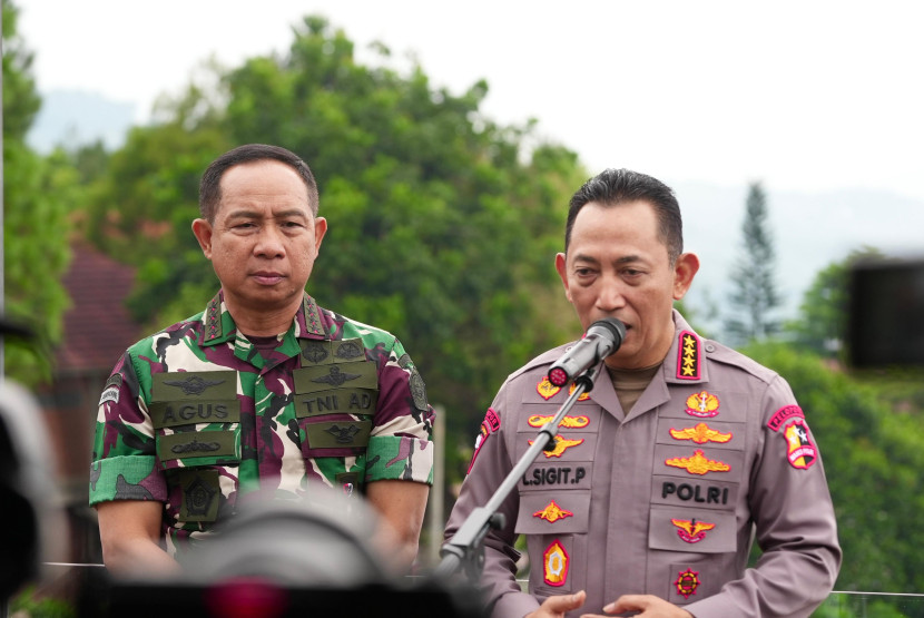 Panglima TNI Jenderal Agus Subiyanto dan Kapolri Jenderal Listyo Sigit Prabowo. Sumber:Puspen TNI