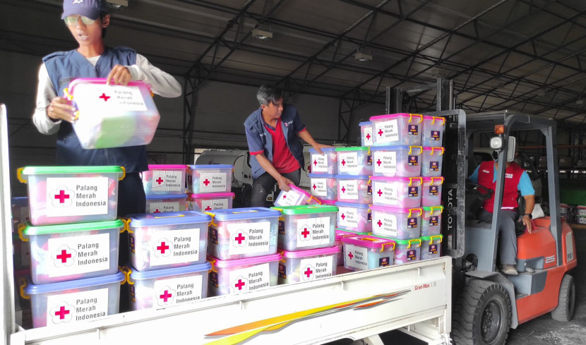 Palang Merah Indonesia (PMI) Pusat mengirimkan bantuan logistik untuk mendukung penanganan Kejadian Luar Biasa (KLB) campak di Kabupaten Sumenep, Jawa Timur. (Dok PMI)