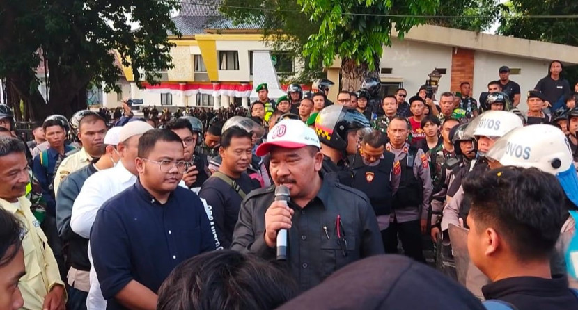 Ketua DPRD Majalengka, H. Didi Riyadi, mendadak ditantang membacakan Pancasila tanpa teks. (Foto: Dok Eko Widiantoro)