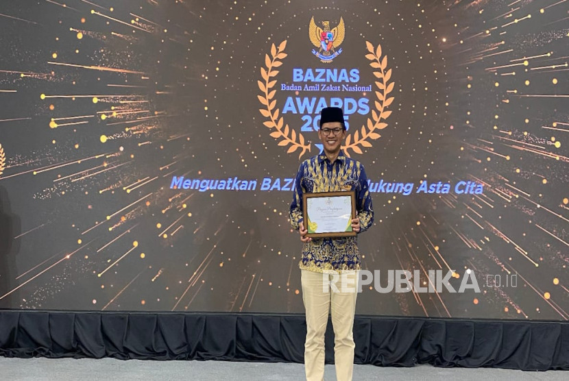 Rumah Zakat menorehkan prestasi membanggakan dengan mendapatkan penghargaan di BAZNAS Awards 2025 dalam kategori LAZ Nasional Kelembagaan Terbaik, pada 28 Agustus 2025. (Dok Rumah Zakat)
