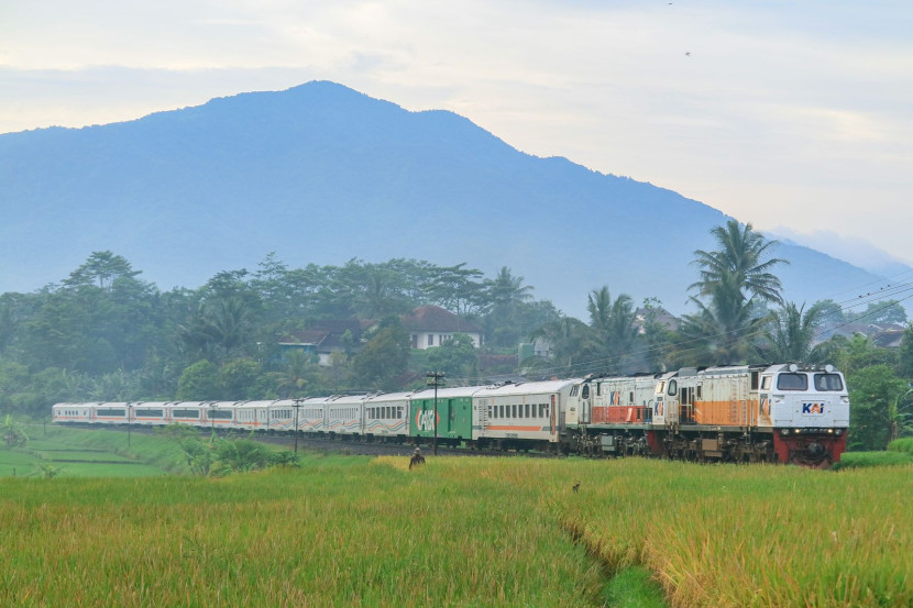 Ilustrasi. PT KAI memperpanjang rekayasa pola operasi perjalanan kereta api jarak jauh (KA JJ) keberangkatan dari Stasiun Gambir dan Pasar Senen hingga Jumat, 5 September 2025. (Foto: Humas KAI)