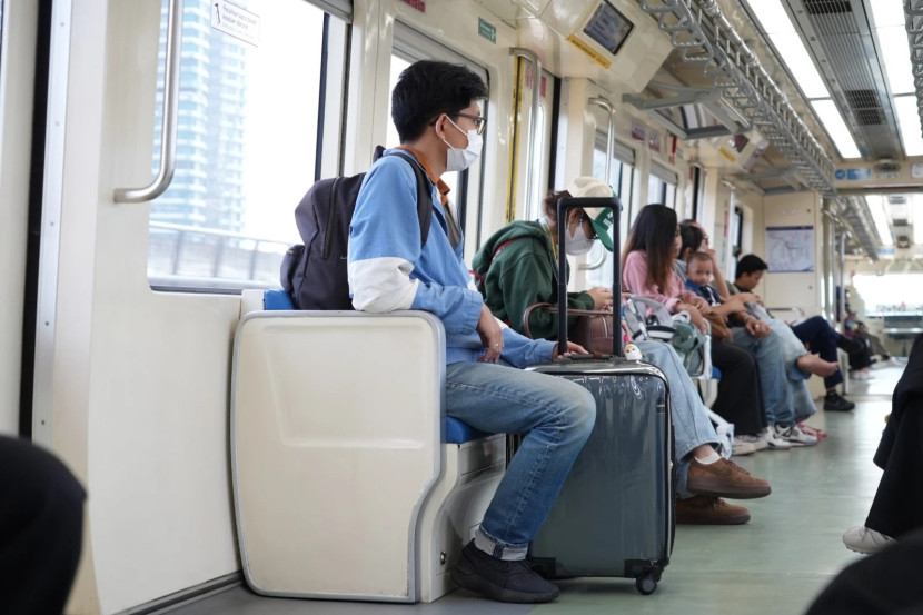 Ilustrasi. Sejak resmi beroperasi pada 28 Agustus 2023 hingga 27 Agustus 2025 LRT Jabodebek telah melayani 43.696.660 pelanggan. (Foto: Humas KAI)