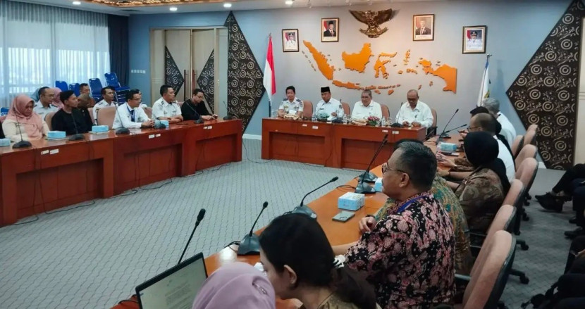 Kemenhub memberikan hibah ke Pemkot Depok. (Foto: Dok Diskominfo Kota Depok)