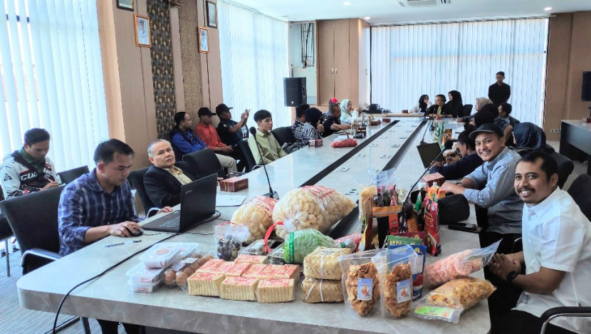 Program Kemitraan antara BUMDes dengan Toko Swalayan mempertemukan pengusaha UMKM dengan pengusaha Toko Swalayan. (Foto. Dok. Ridwan)