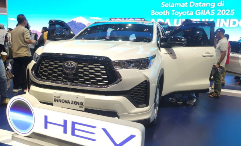 Toyota Innova Zenix menjadi salah satu produk Hybrid Toyota yang laris di pasaran. dok Motoresto.id
