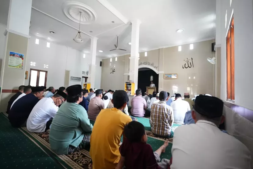 Suasana Jumling di Masjid Annawawi, Jalan Samsi RT 02 RW 06, Kelurahan Cisarua, Kecamatan Cikole Kota Sukabumi, Jumat (5/9/2025).