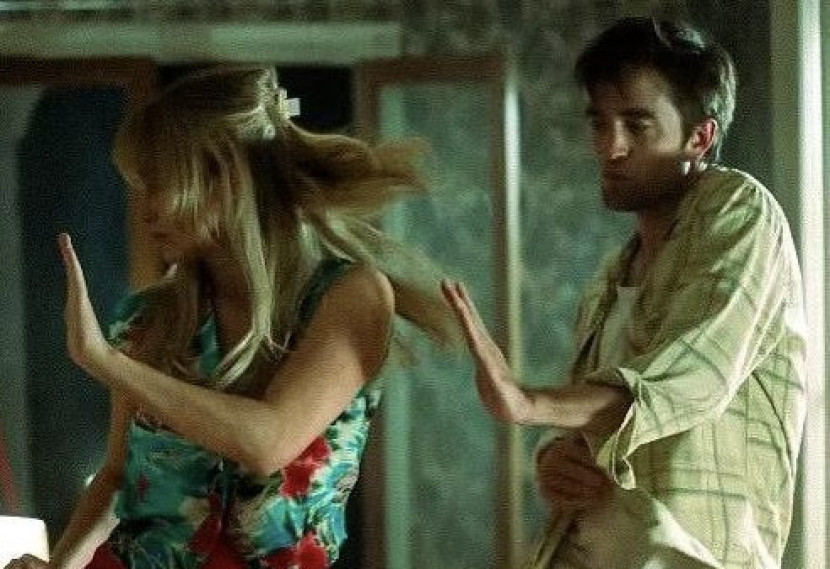 Jennifer Lawrence dan Robert Pattinson dalam Die My Love. (Mubi)