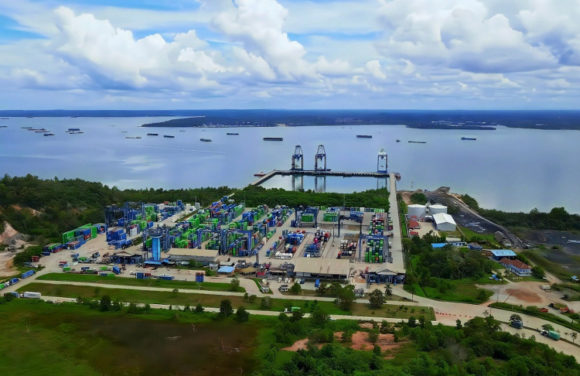 Pelabuhan peti kemas Kariangau Balikpapan, via drone. (SekitarKaltim.ID)