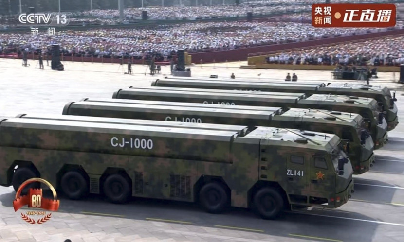 Rudal jelajah CJ-1000 ikut parade militer di Lapangan Tiananmen, Beijing, 3 September 2025. Sumber: CCTV 13