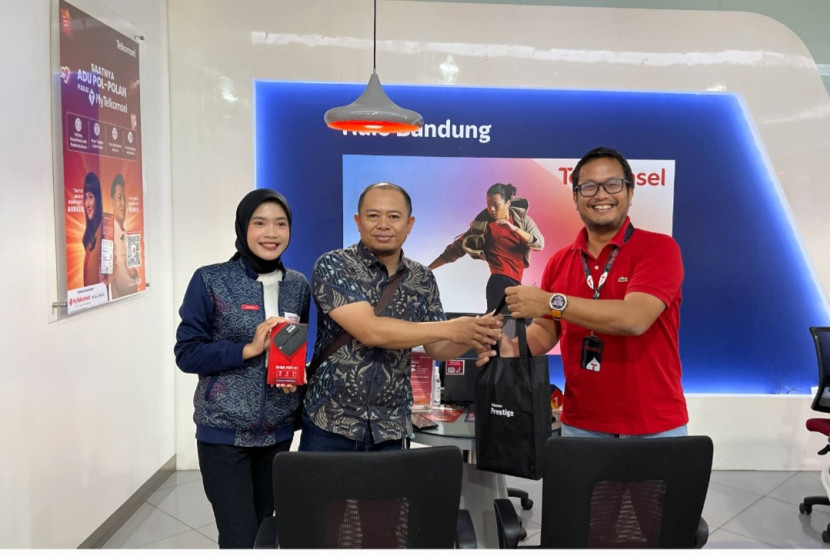 Manajemen Telkomsel, menyapa pelanggan