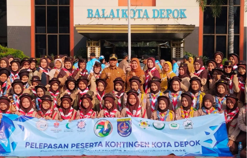 Wali Kota Depok, Supian Suri bersama para peserta World Muslim Scouts Jamboree 2025, Senin (08/09/2025). (Foto: Dok Diskominfo Kota Depok).