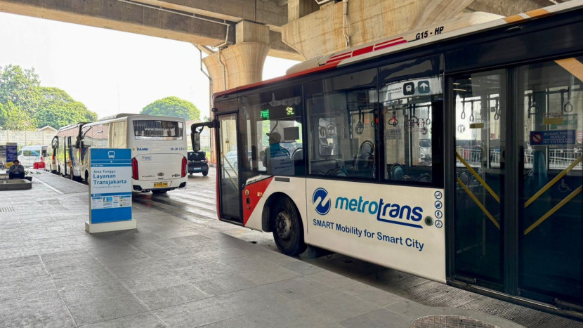 Ilustrasi. Di Stasiun Halim, penumpang Whoosh dapat terkoneksi dengan berbagai moda transportasi umum di Jakarta antara lain LRT Jabodebek ataupun Transjakarta. (Foto: Corcom KCIC)