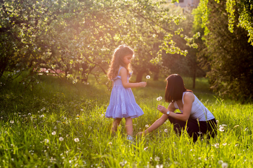 Ibu dan anak bermain. Sumber:Freepik