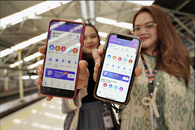 Ilustrasi. Aplikasi Access by KAI semakin diminati masyarakat dalam membeli tiket kereta api. (Foto: Dok. Humas KAI)