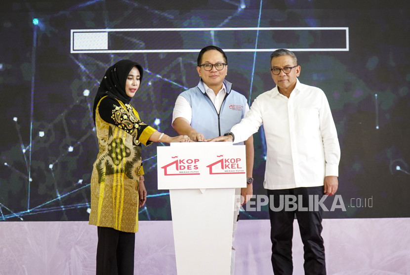 BRI berpartisipasi dalam sosialisasi pembuatan proposal bisnis dan pembiayaan KDKMP yang dihadiri Wamen BUMN Kartiko Wirjoatmodjo serta Wakil Direktur Utama BRI, Agus Noorsanto. (Dok BRI)