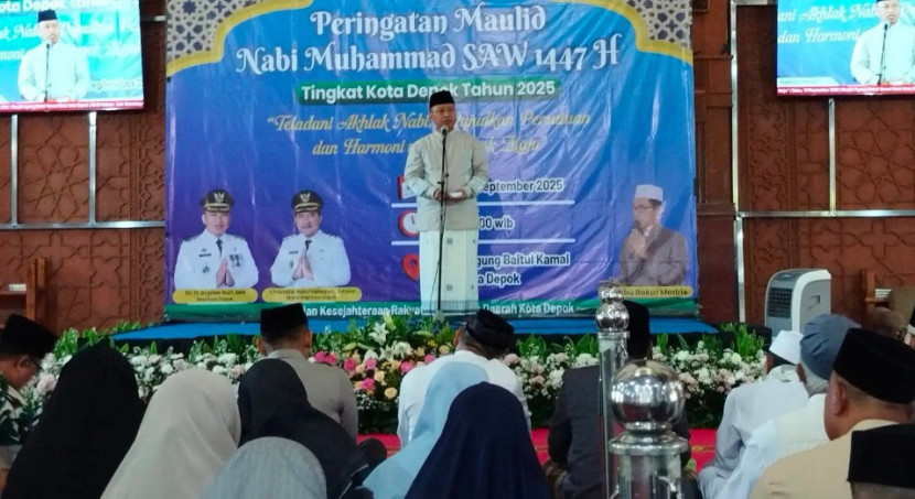 Wali Kota Depok, Supian Suri saat memberikan sambutan dalam acara Peringatan Maulid Nabi Muhammad SAW di Masjid Baitul Kamal. (Foto: Dok Diskominfo Kota Depok)